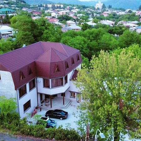 Inaisi Hotel Koutaïssi Extérieur photo