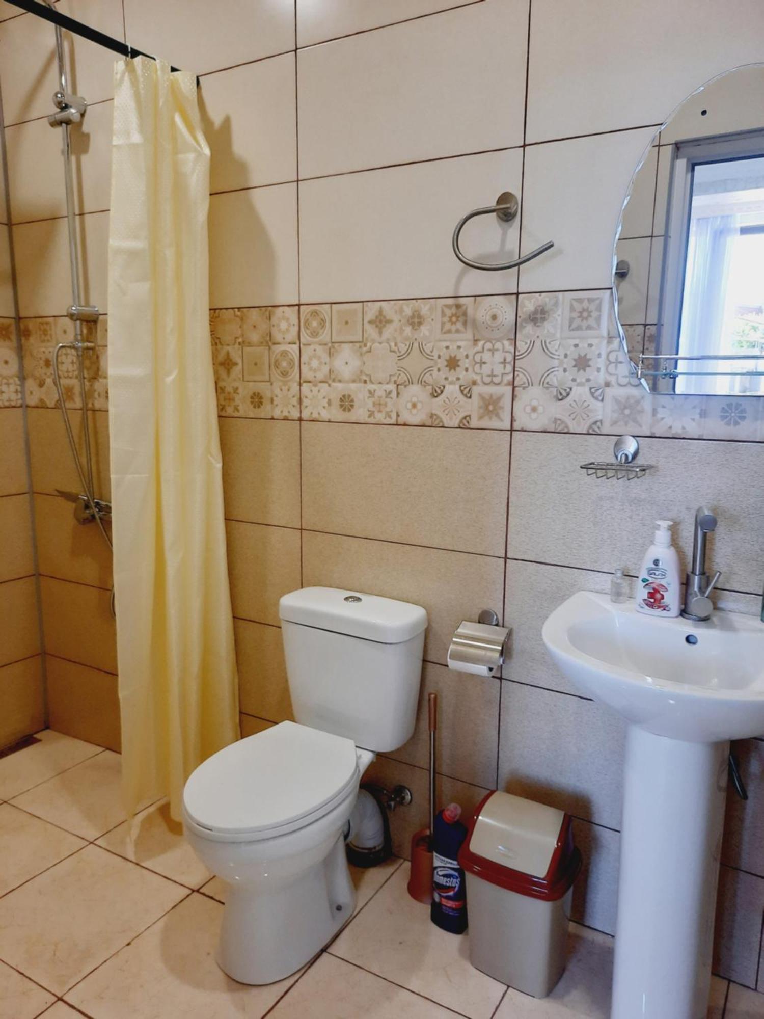 Inaisi Hotel Koutaïssi Chambre photo