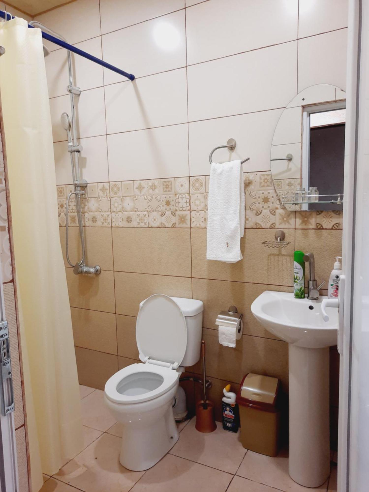 Inaisi Hotel Koutaïssi Extérieur photo